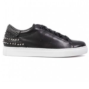 🔥Like new Lola Cruz black leather studded sneaker